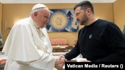 Папа Франциск се срещна с украинския президент Володимир Зеленски във Ватикана на 13 май 2023 г.