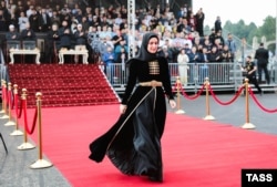 აიშატ კადიროვა