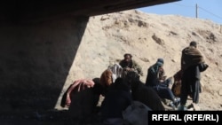 تعدادی از افراد معتاد به مواد مخدر