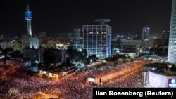 Desetine hiljada na protestu u Tel Avivu, 27. maja 2023. 