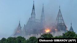 Наслідки російського ракетного удару по популярному в Одесі місцю прогулянок, 29 квітня 2024 року