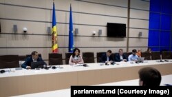 Audieri publice organizate de Comisia juridică, numiri și imunități pe cazul juristului Iulian Muntean. 