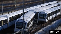 Ütközésben megsérült metrószerelvények a 3-as vonal Kőbánya-Kispest kihúzó szakaszán 2022. január 22-én