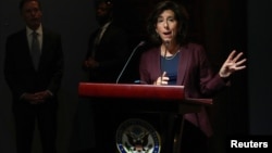 Gina Raimondo, ministarka trgovine Sjedinjenih Država tokom obraćanja na prijemu sa zvaničnicima kineske vlade u američkoj ambasadi u Pekingu, 28. avgust 2023. 