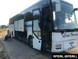 Un autobuz care circulă din Rusia spre regiunea ucraineană ocupată Donetsk.