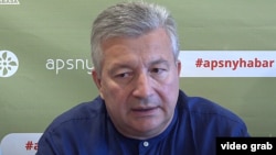 Леван Микаа