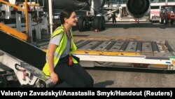 Anasztaszija Szmik a Boriszpili nemzetközi repülőtérén, Kijevben egy dátum nélküli felvételen 