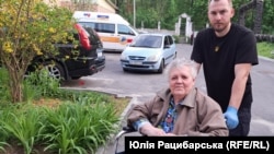 Вивезення переселенців зі сходу: як працюють евакуаційники команди «Схід SOS»