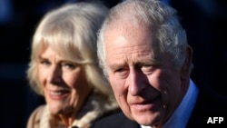 Чарлз III трябваше да отиде във Франция със съпругата си Камила