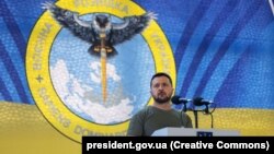 2019 წელს გამოქვეყნებულ დეკლარაციაში მითითებული იყო ქონება საქართველოშიც. ეს ქონება აღარ არის ზელენსკის ბოლო დეკლარაციაში, რომელიც 2022 წლის მდგომარეობას ასახავს.