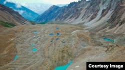 ӨКМ тараткан сүрөт. Ала-Арча капчыгайындагы көлдөр.