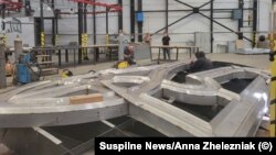 Masivni trozubac namijenjen kijevskom spomeniku Domovini