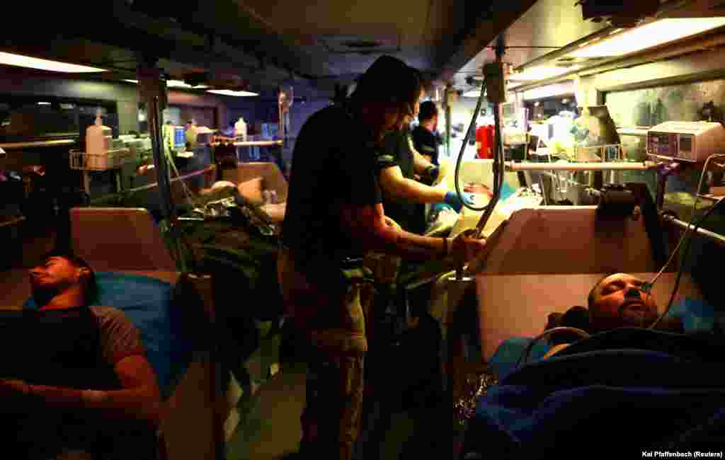 Az Avsztrijka busz, amely egy elhunyt osztrák önkéntesről kapta a nevét, hatágyas intenzív osztályával és további férőhelyekkel rendelkezik, és eddig csaknem hatszáz sebesültet evakuáltak vele