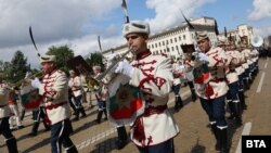 България чества Деня на светите братя Кирил и Методий, на българската азбука, просвета и култура, и на славянската книжовност. В столицата се провежда официално шествие, 24 май 2024 г.