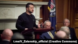 უკრაინის პრეზიდენტი ვოლოდიმირ ზელენსკი შეერთებული შტატების სენატში გამოსვლისას. ვაშინგტონი, 12 დეკემბერი, 2023.