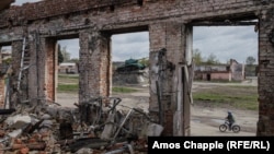 Ілюстраційне фото. Наслідки обстрілу, Тростянець, Сумська область, квітень 2023 року