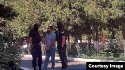 Олимжон Хайдаров был арестован 29 июля прошлого года в Фергане сотрудниками спецназа в черных масках.