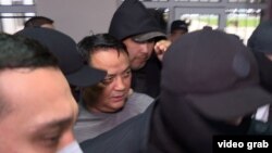 Райымбек Матраимов Бишкектин Биринчи Май райондук сотунда. 27-март, 2024-жыл.