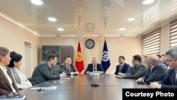 Финчалгын кызматынын төрагасы болуп Канат Асангулов (солдон төртүнчү)дайындалды. 