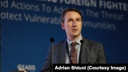Adrian Shtuni, ekspert i politikës së jashtme dhe sigurisë.