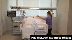Түркияга жеткирилген төрт кыргызстандык бейтап Адана шаардык ооруканасында дарыланууда. Сүрөт Haberler.com сайтынан алынды.