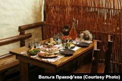 Fotografija od prije 2020. godine njihove nekadašnje taverne Budzma u Homelu u Bjelorusiji