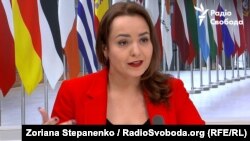 Журналістка Радіо Свобода Зоряна Степаненко під час ексклюзивного інтерв'ю із президентом Євроради Шарлем Мішелем. Брюссель, 12 грудня 2023 року