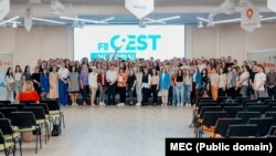 Voluntarii campaniei „Fii ONEST, nu copia!” au fost instruiți să monitorizeze examenele de absolvire a gimnaziului