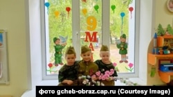 Чебоксары қаласындағы балабақшадағы "Жеңіс терезесі" акциясы.