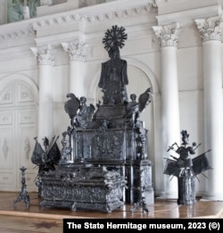 Srebrni spomenik svetom Aleksandru Nevskom