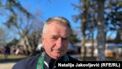 Laslo Boni je završio fakultet za vinarstvo u Mađarskoj a u Vojvodini je lokalni proizvođač vina.