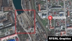 Posljedice ukrajinskog udara na Sevastopolj na Krimu pod ruskom okupacijom, pokazujući blizinu jedne od oštećenih zgrada mjestu udara, 13. septembra 2023.