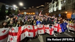 Demonstranti u Tbilisiju na protestima protiv zakona o "stranim agentima", 3. maj 2024.