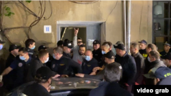 Грузинського військового блогера, учасника акцій протесту проти закону про «іноагенти» Учу Абашидзе затримали 9 травня пізно ввечері