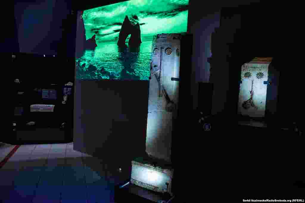 Організатори заявляють, що експозиція стане постійною до остаточної деокупації Криму, після чого колекцію планують повернути до музеїв Кримського півострова. Виставка працюватиме щодня з 10:00 до 18:00. Відкриття для відвідувачів з 5 липня