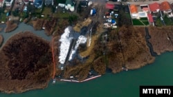 A Ráckevei-Soroksári Duna-ágon történt olajszennyezés helyszíne Szigetszentmiklóson 2020. december 17-én