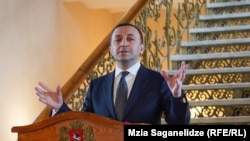 ირაკლი ღარიბაშვილი იუსტიციის საბჭოს წევრებთან შეხვედრის შემდეგ. 10 აპრილი, 2023 წელი.