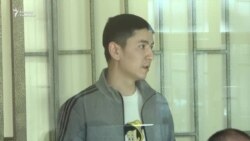 Сот үч журналистти камакта калтырды