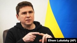 Михайло Подоляк, радник керівника Офісу президента, стверджує, що найближчим часом оновить свої дані в ТЦК