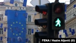 Zastava Evropske unije u centru Sarajeva na dan kad je Evropski savet dao zeleno svetlo za otvaranje pristupnih pregovora BiH i EU, 21. mart 2024.