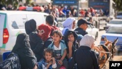 Савораву пиёда. Кӯчидани ҳазорҳо фаластинӣ аз шимоли Ғазза