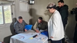 Glasanje u kontejnerima