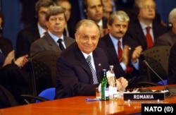 Ion Iliescu, la un summit NATO din 2002. România avea să adera la Alianța Nord Atlantică în 2004, de asemenea, în timpul celui de-al doilea mandat constituțional al lui Ion Iliescu.