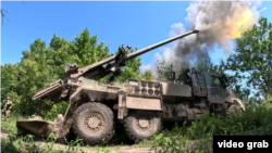 Французська САУ Caesar виконує бойове завдання