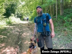 Alexandar iz Franfurta s psom Eni.