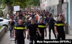 მსვლელობას პოლიცია აცილებდა