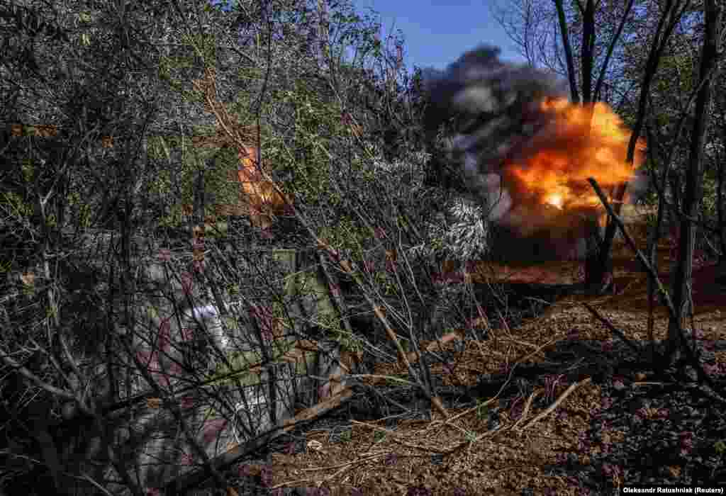 Samohodna haubica M109 puca na ruske položaje. Ukrajinske trupe pohvalile su haubice kalibra 155 mm kao ključnu opremu koju obezbjeđuju Sjedinjene Države i druge članice NATO-a.
