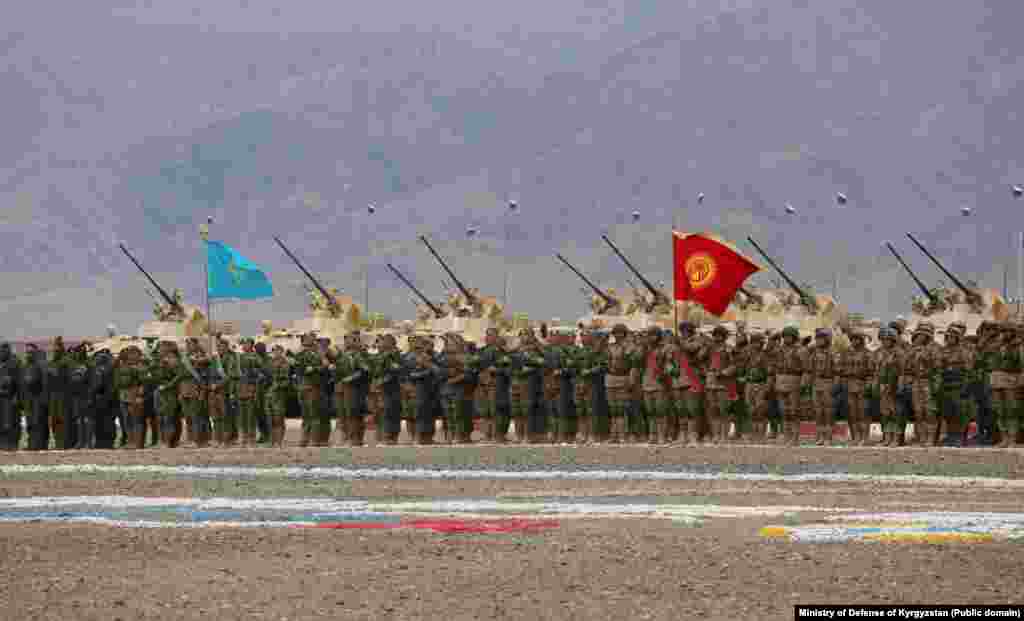 Kazahstanske i kirgiske trupe učestvuju u vojnim igrama Neuništivog bratstva CSTO-a u Kirgistanu u oktobru 2023. Jermenija nije učestvovala u vježbama Alijanse 2023. u Kirgistanu, a Pašinijan je više puta nagovestio da će se Jermenija zvanično povući iz CSTO-a. Jermenski lider Pašinjan je tokom sjednice parlamenta 12. juna rekao: &quot;Mi smo suspendovali naše članstvo u CSTO-u. Sljedeći logičan korak bi bilo naše povlačenje iz organizacije.&quot; Dodao je: &quot;Odlučićemo kada se to dogodi. Može biti za mjesec, godinu ili tri godine.&quot;