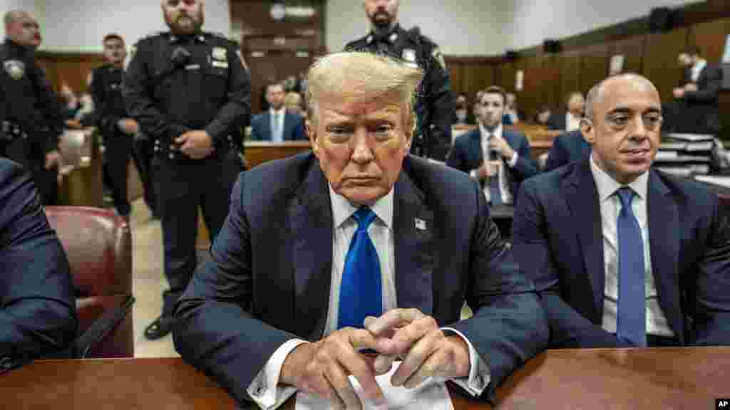 Donald Trump volt elnök a manhattani büntetőbíróságon az esküdtszék tanácskozása közben New Yorkban 2024. május 30-án, csütörtökön.&nbsp;Trump márciusban megszerezte a szükséges számú küldöttet ahhoz, hogy ő legyen pártja jelöltje a 2024. novemberi elnökválasztáson