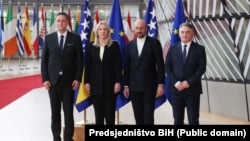 Članovi Predsjedništva BiH Denis Bećirović, Željka Cvijanović i Željko Komšić sa predsjednikom Evropskog savjeta Šarl Mišelom u Briselu 15. februara 2023.